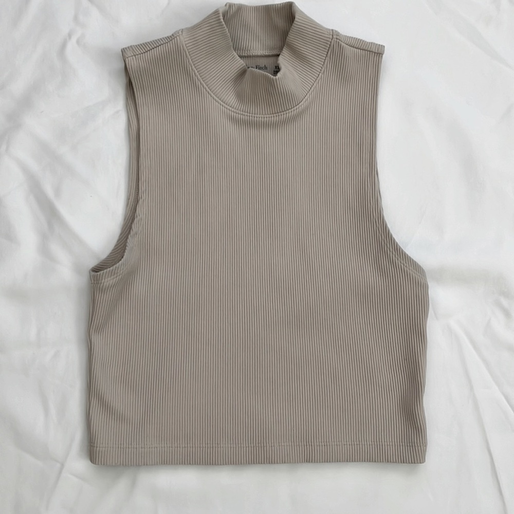 Mock turtleneck crop top. Size XS